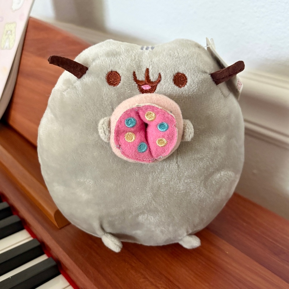 Pusheen donut plush - GUND